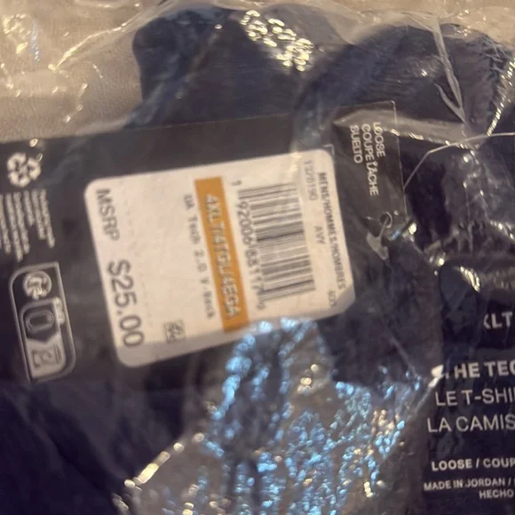 Lot of 2 NWT Under Armour Navy and black v neck tech t shirts. Short sleeve - Picture 4 of 5